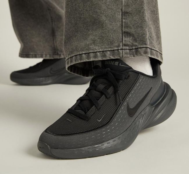 Кросівки Nike Uplift SC Triple Black IB2765-001 IB2765-001 фото