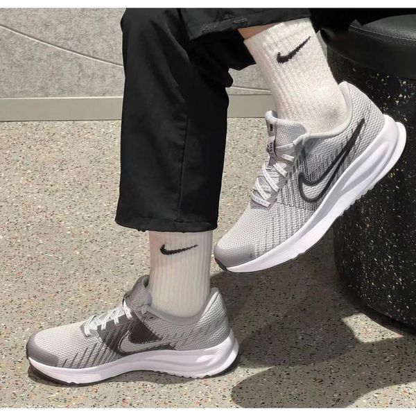 Кросівки Nike Run Defy HM9594-003 HM9594-003 фото