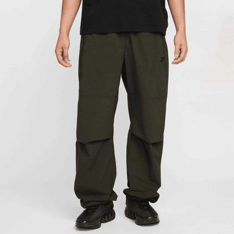 Мужские штаны Nike Tech Woven Loose Fit Pants Olive HM7158‑356 HM7158-356 фото